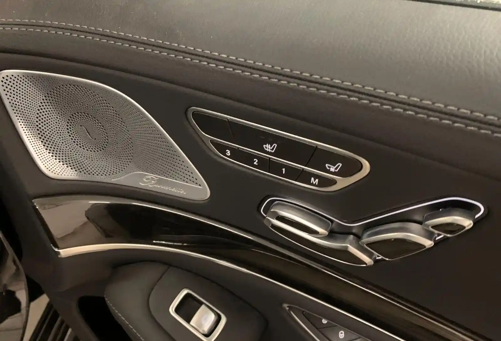 Mercedes-Benz S 560