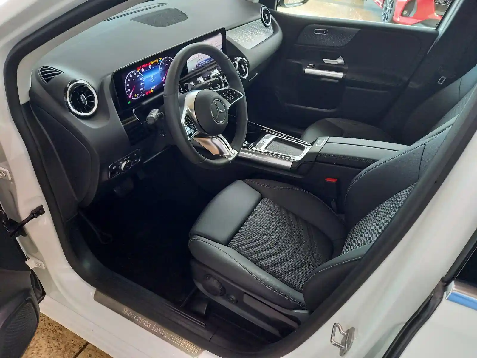 Mercedes-Benz B 220