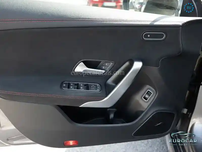Mercedes-Benz CLA 220