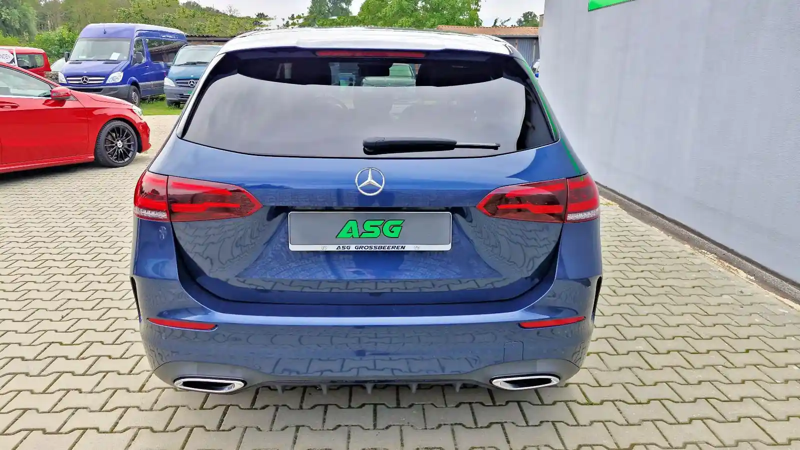 Mercedes-Benz B 220