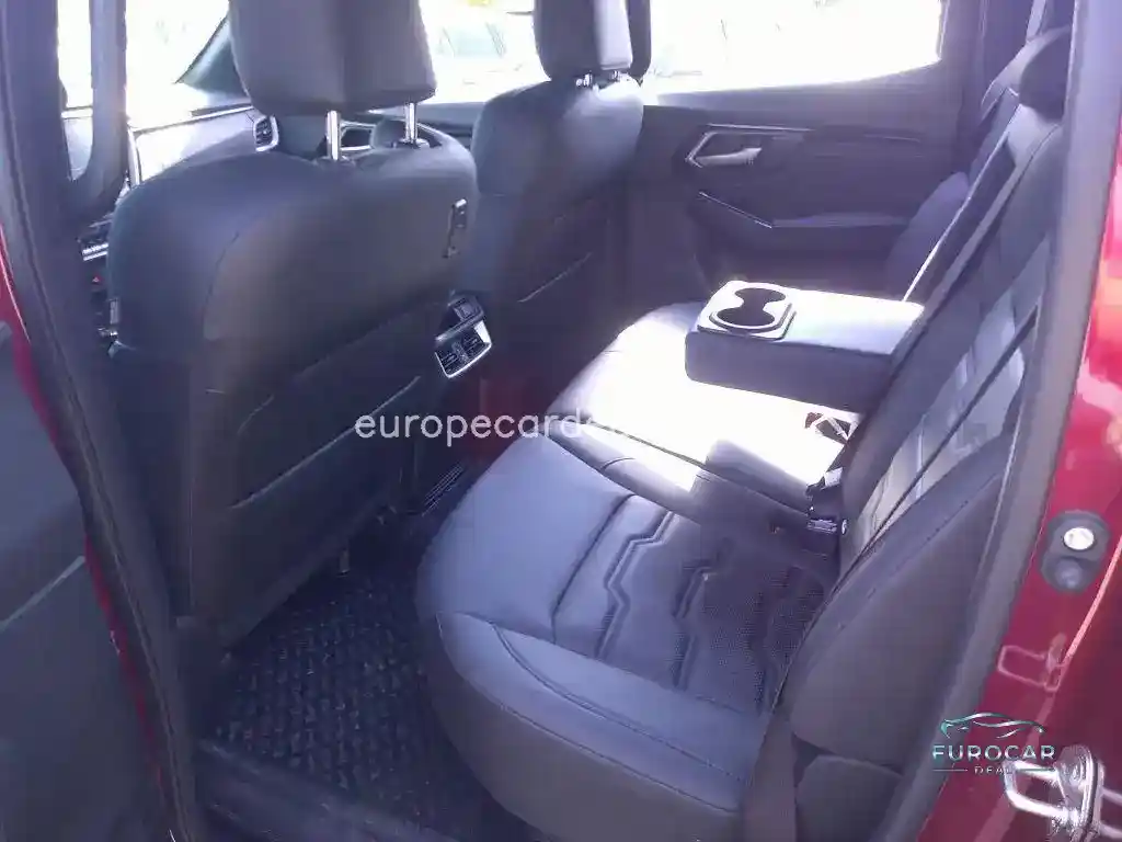 Double Cab 4WD Autm. V-Cross