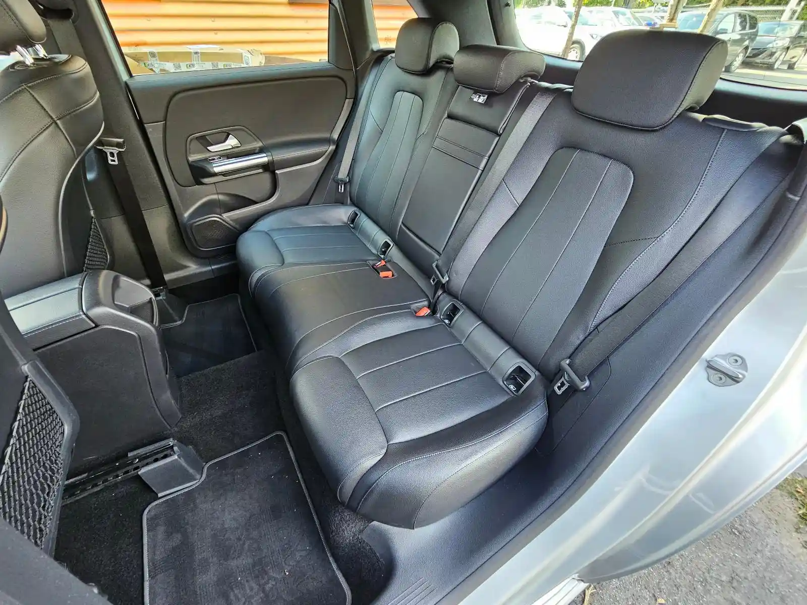 Mercedes-Benz B 200