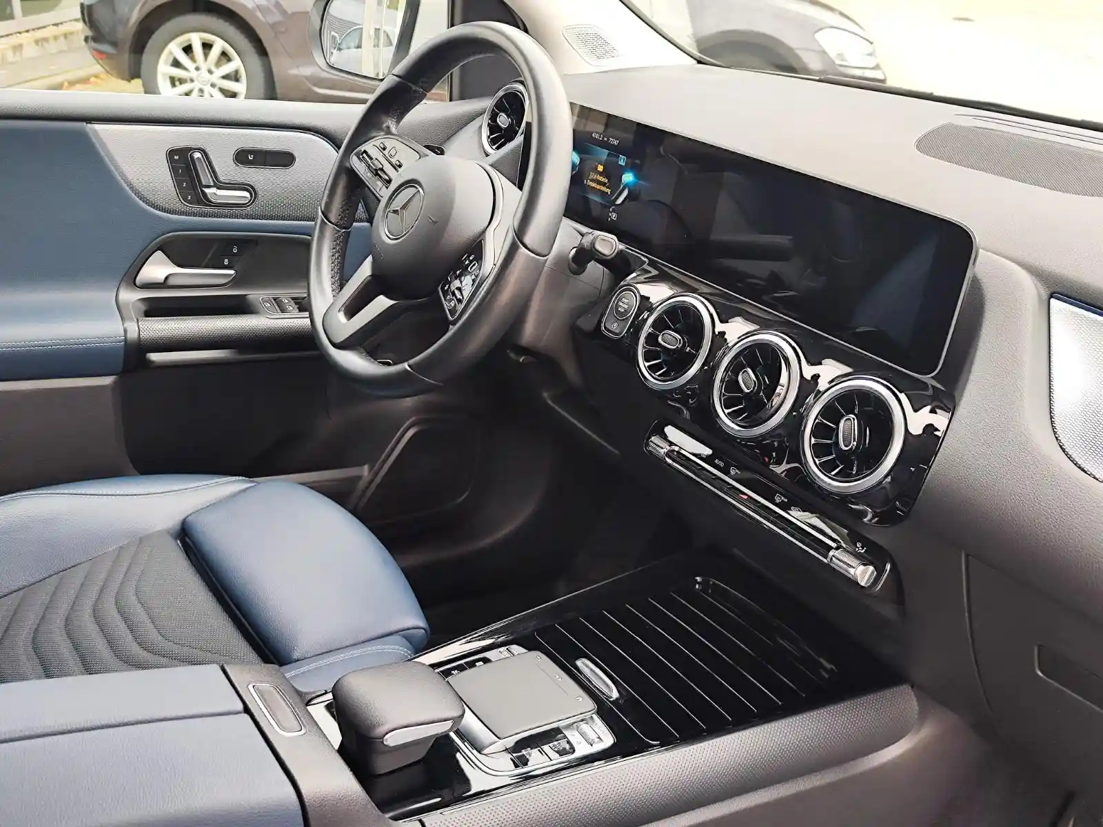 Mercedes-Benz B 200
