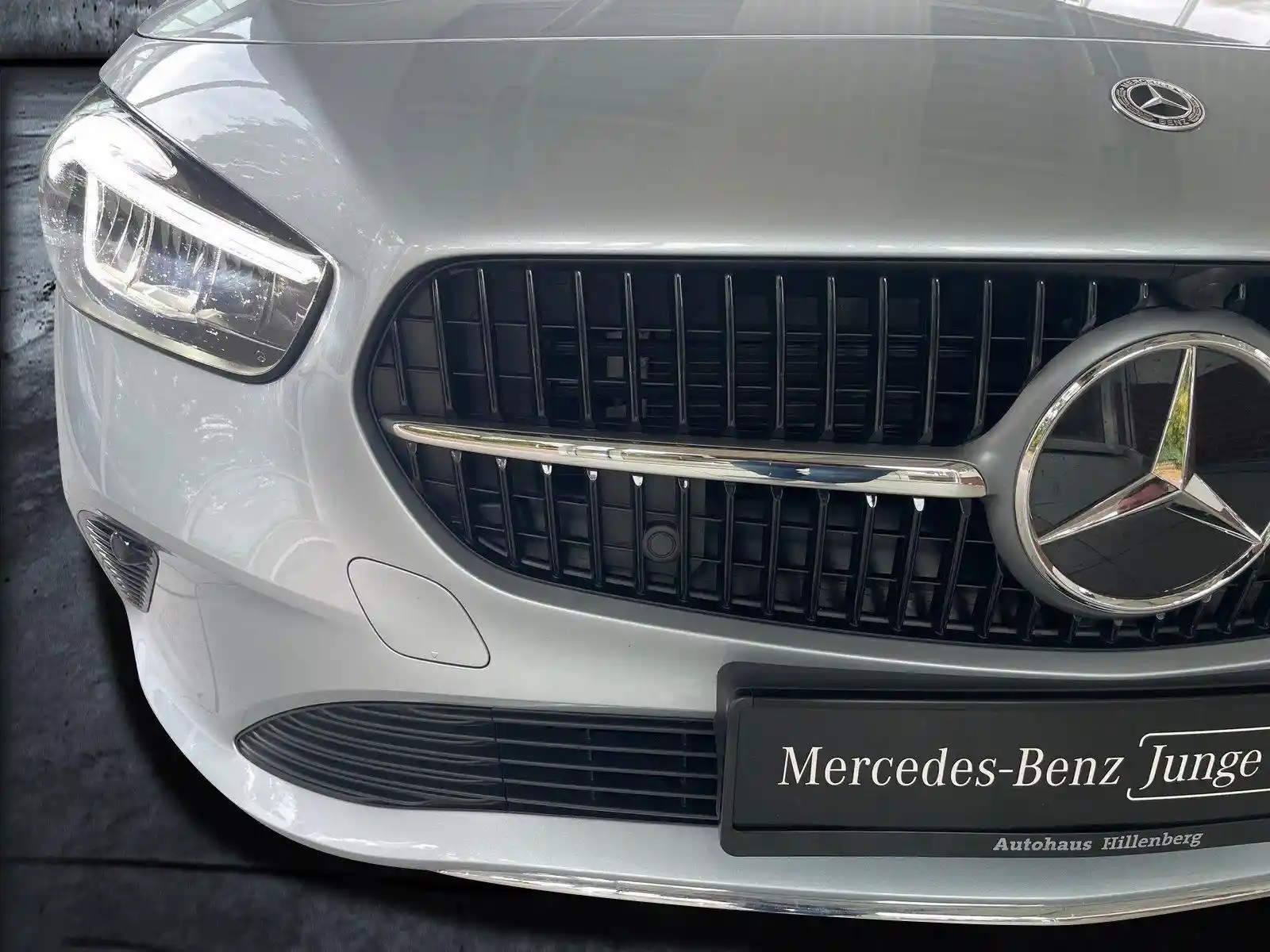 Mercedes-Benz B 200