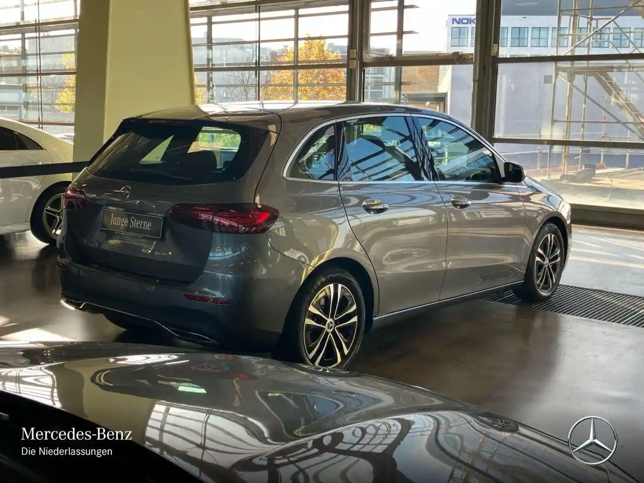 Mercedes-Benz B 200