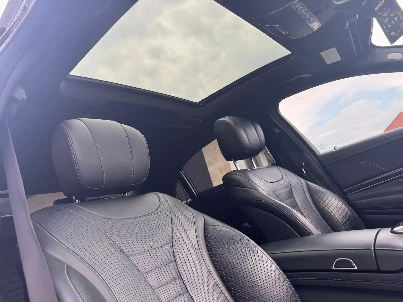 Mercedes-Benz S 560