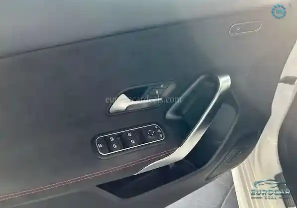 Mercedes-Benz A 220