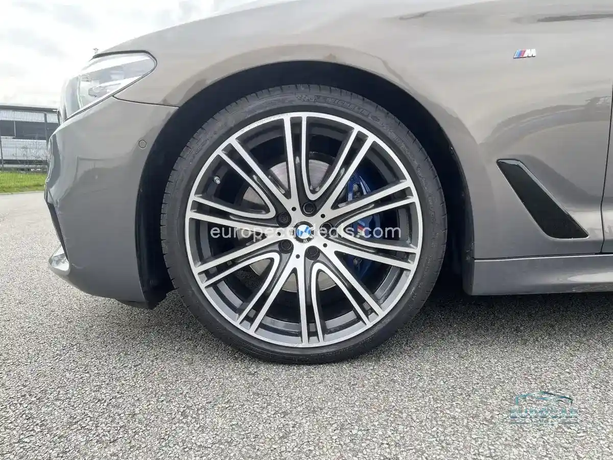 BMW 530