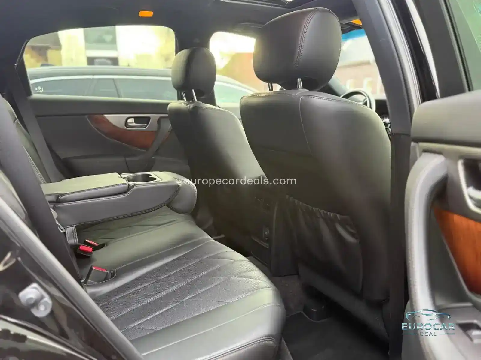 Infiniti QX70