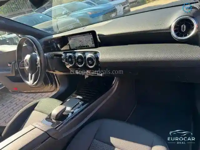 Mercedes-Benz CLA 180 Shooting Brake