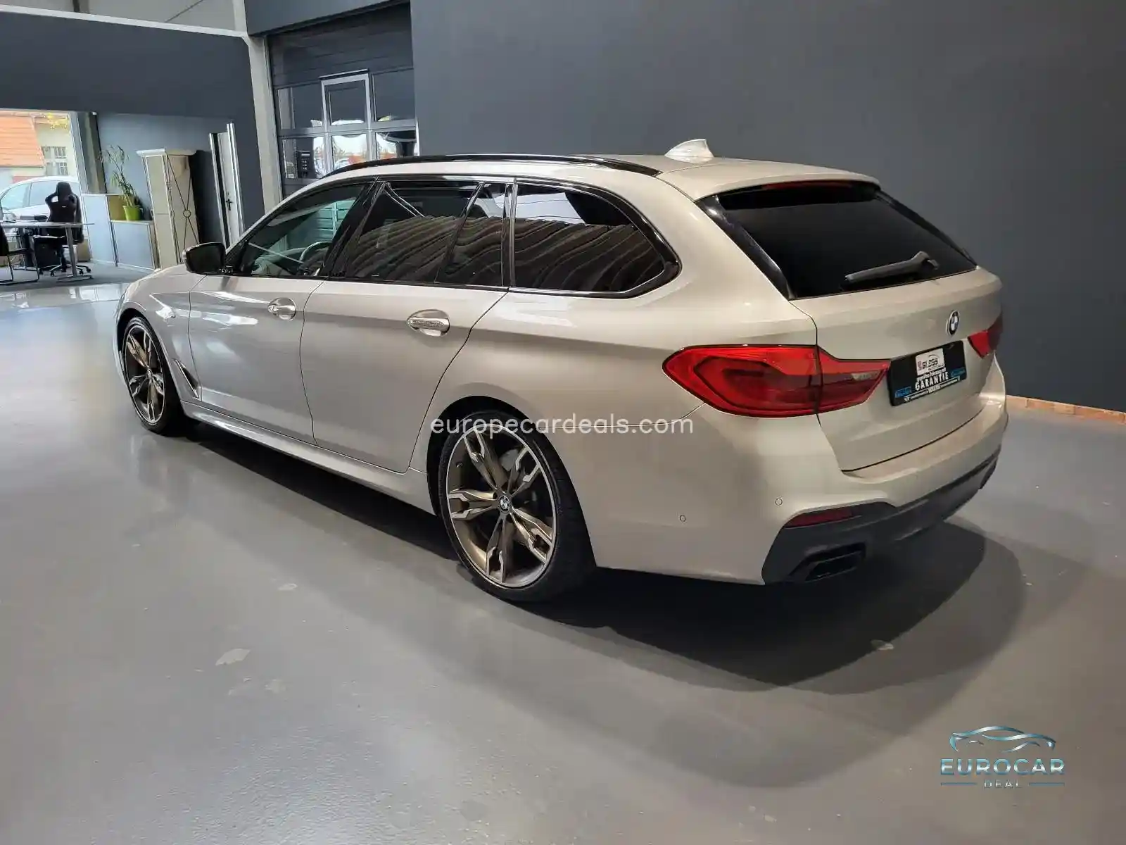 BMW M550