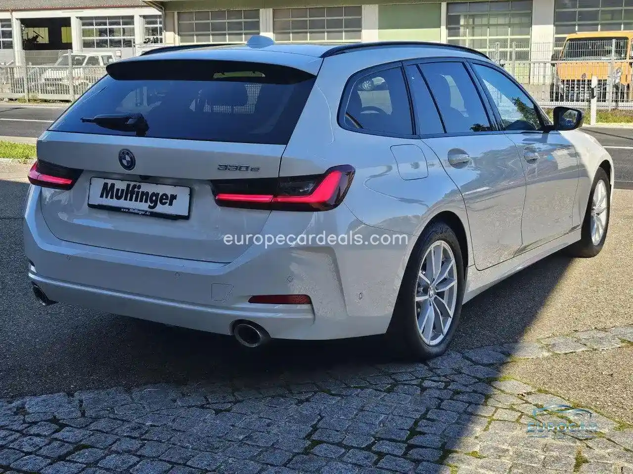 BMW 330