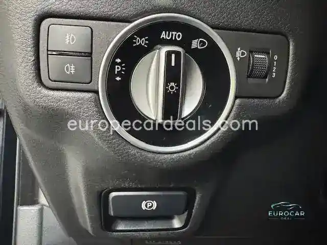 Infiniti Q30