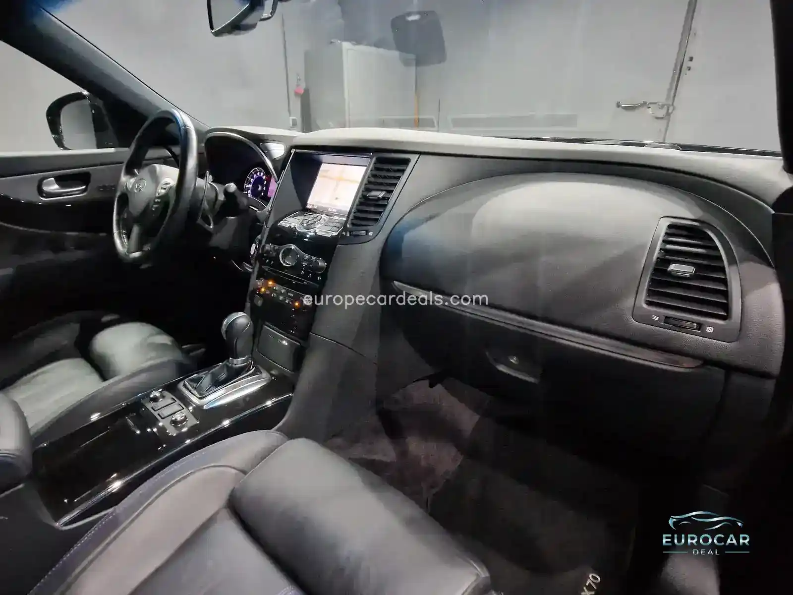 Infiniti QX70