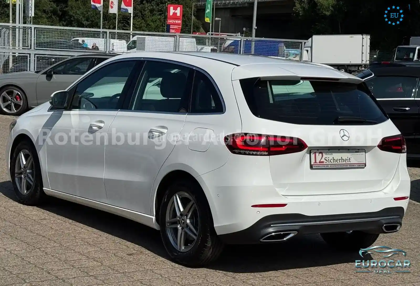 Mercedes-Benz B 180