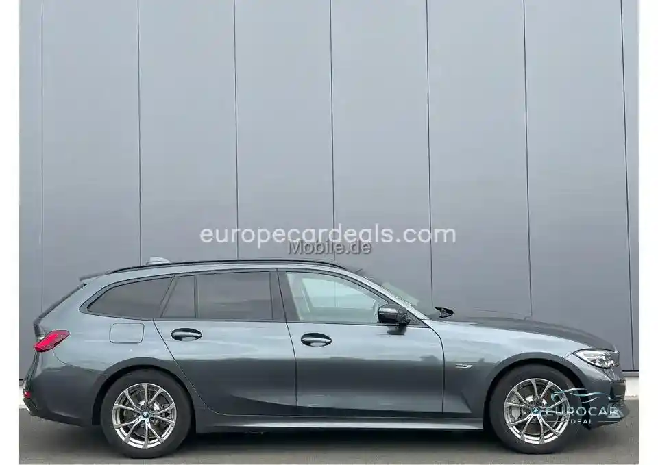 BMW 330