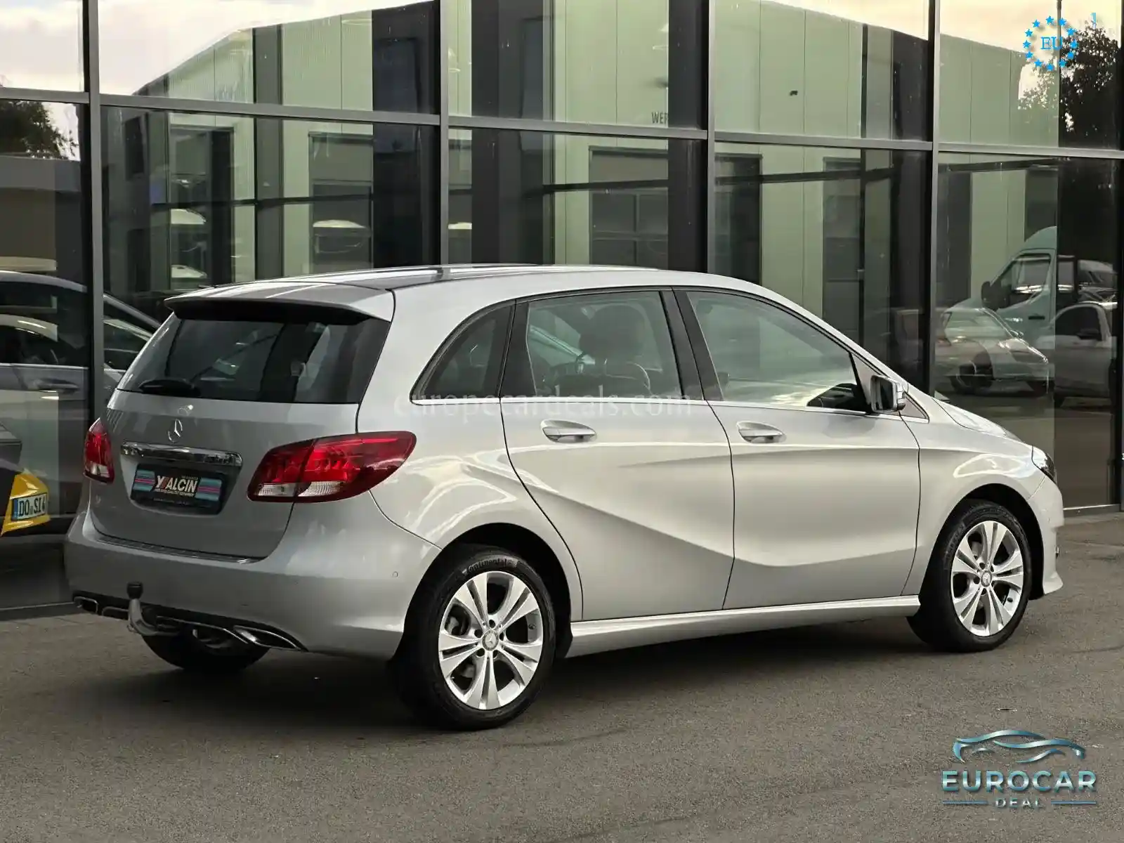 Mercedes-Benz B 180