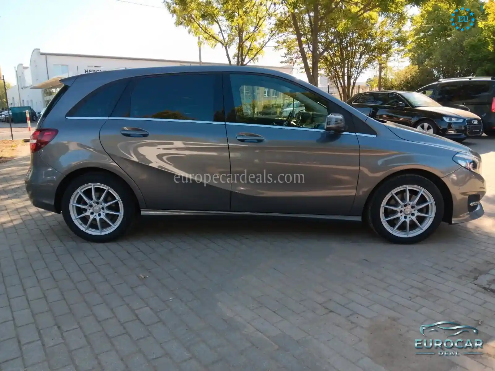 Mercedes-Benz B 180