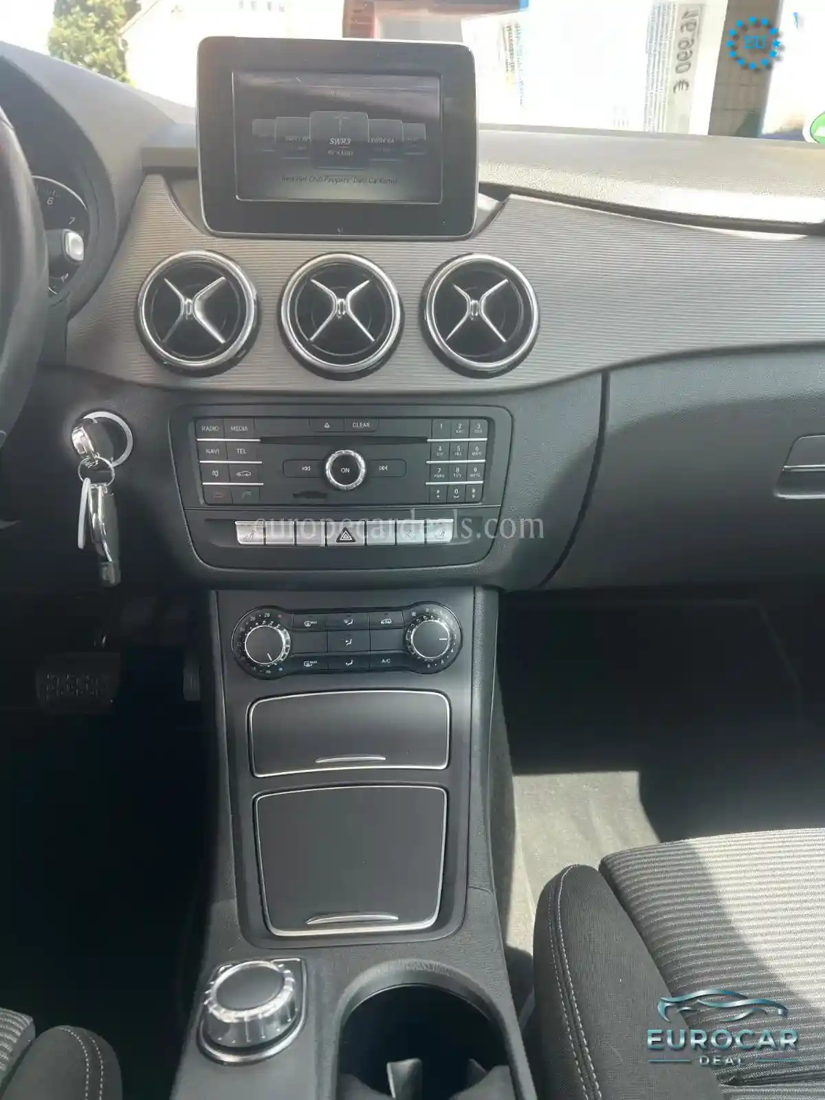 Mercedes-Benz B 180