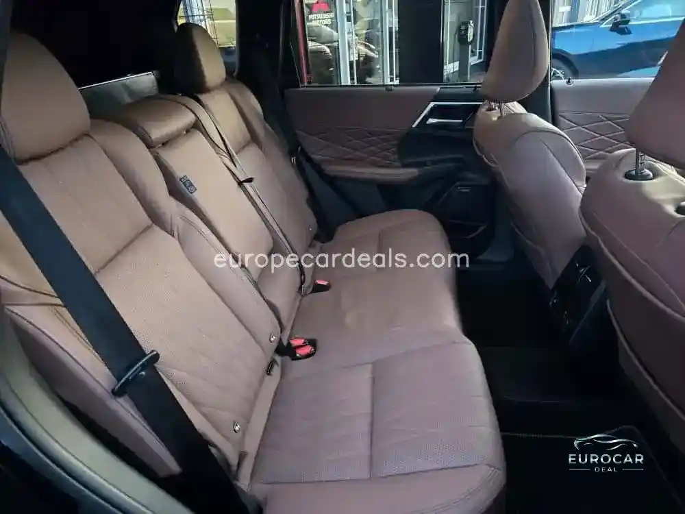 Mitsubishi Plug-in Hybrid Outlander