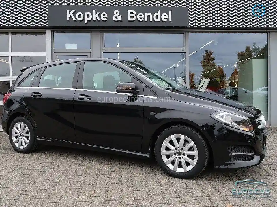 Mercedes-Benz B 180