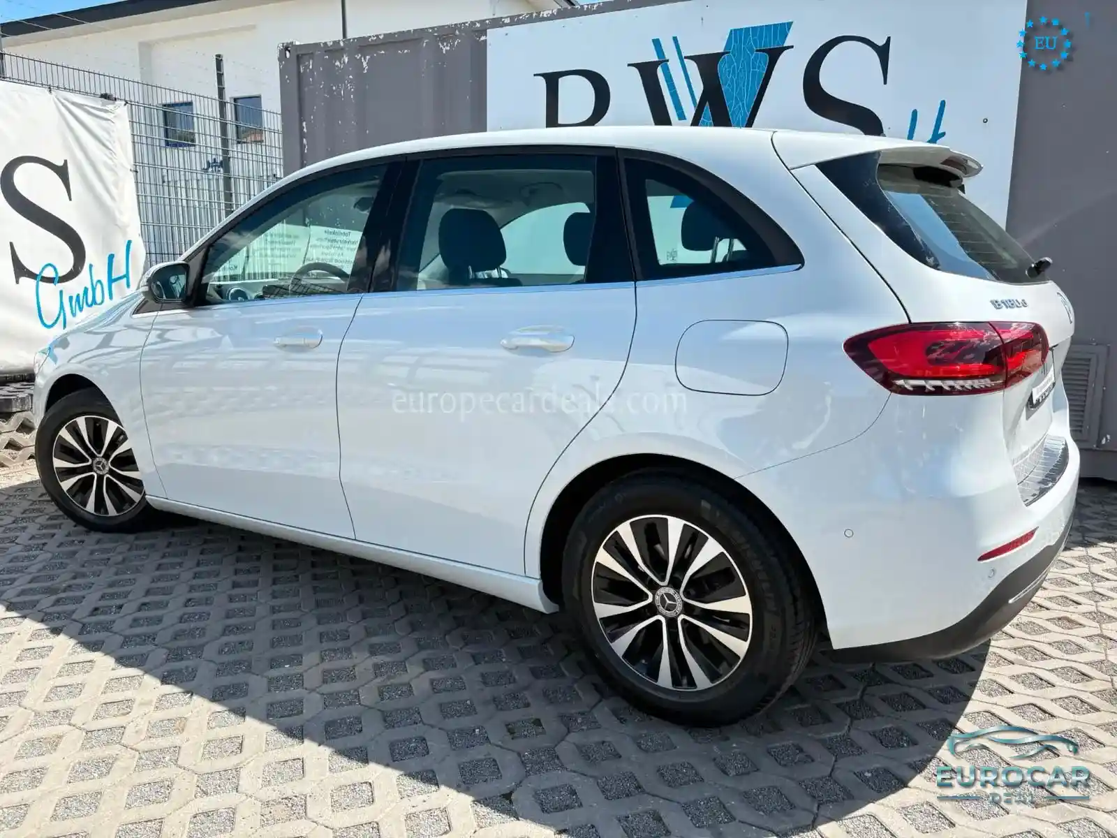 Mercedes-Benz B 180