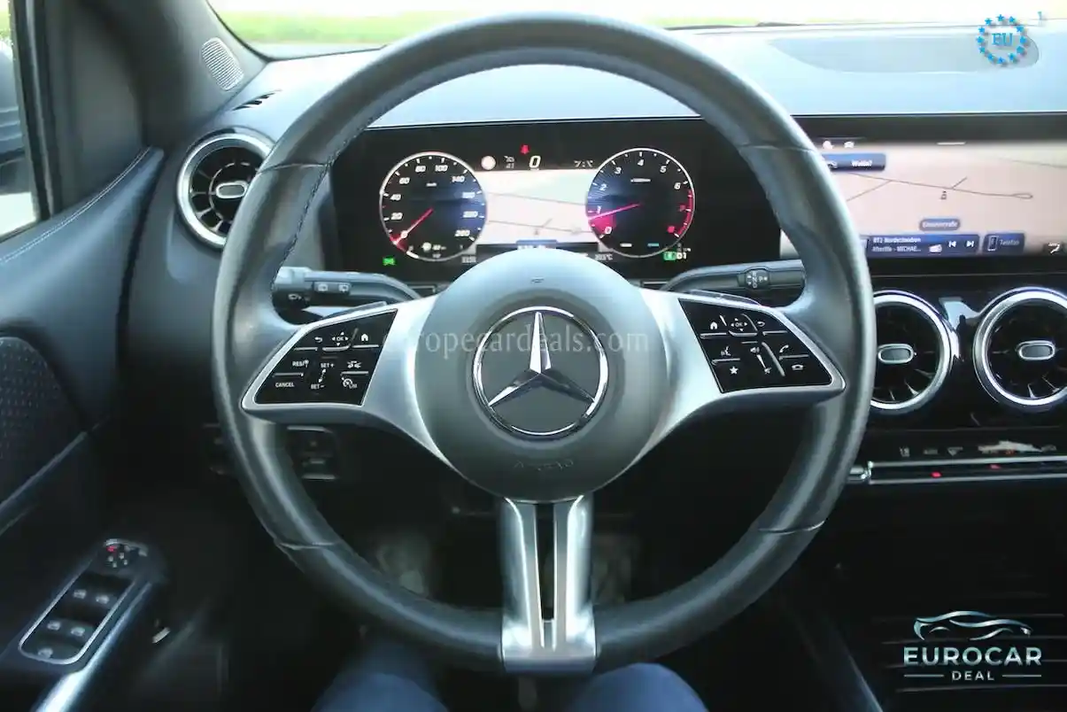 Mercedes-Benz B 180