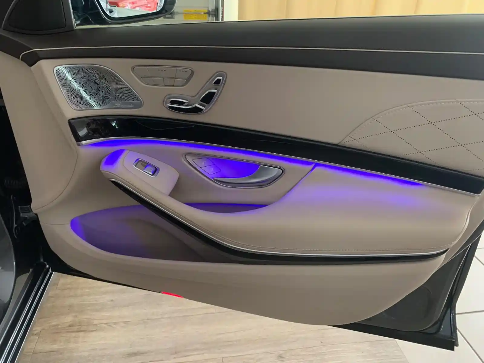 Mercedes-Benz S 560