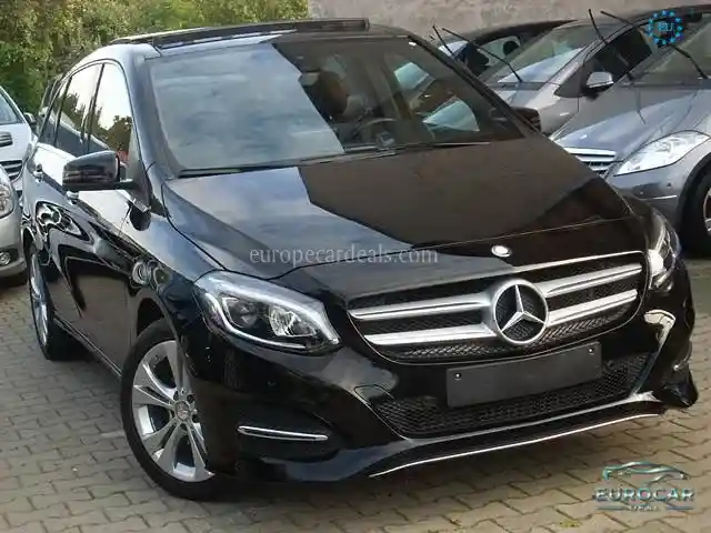 Mercedes-Benz B 180