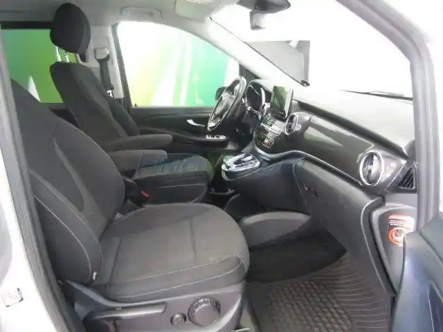 Mercedes-Benz V 200