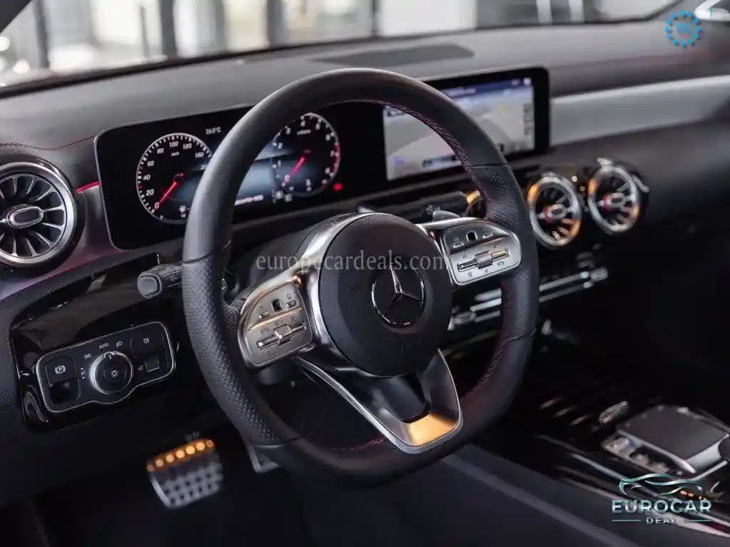 Mercedes-Benz CLA 35 AMG