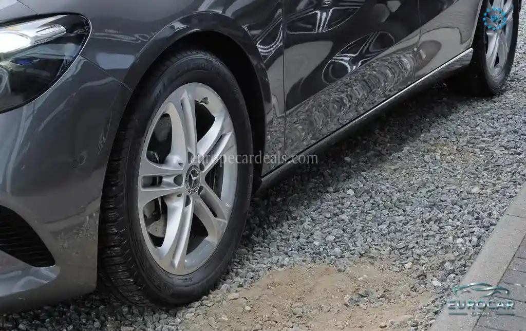Mercedes-Benz B 200