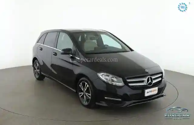 Mercedes-Benz B 180