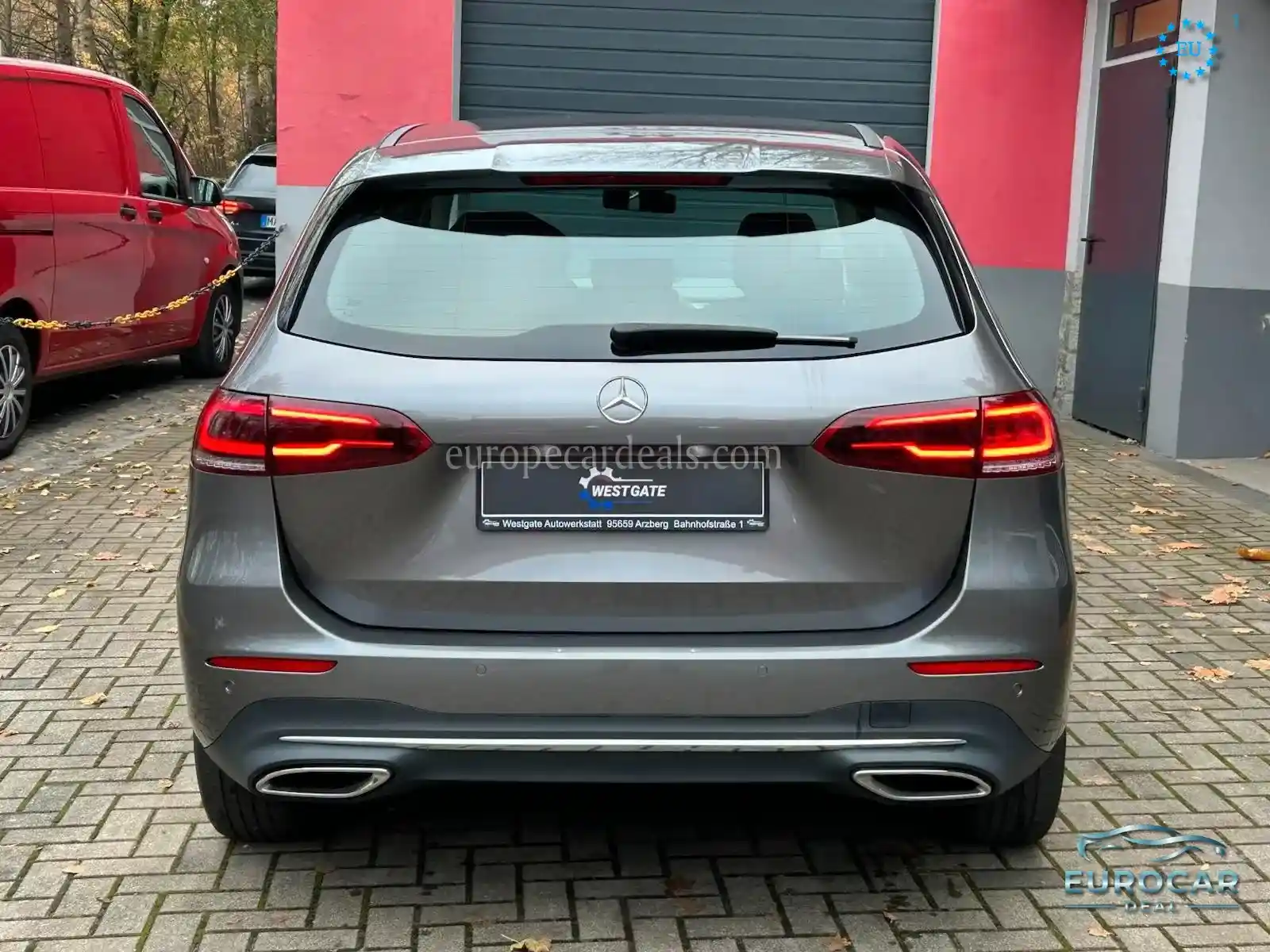 Mercedes-Benz B 180