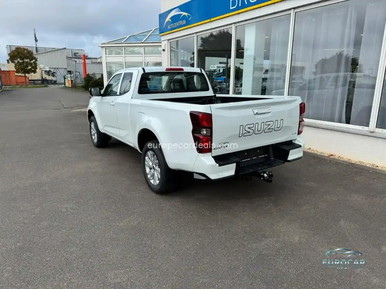 Space Cab 4X4 LS AT 2025