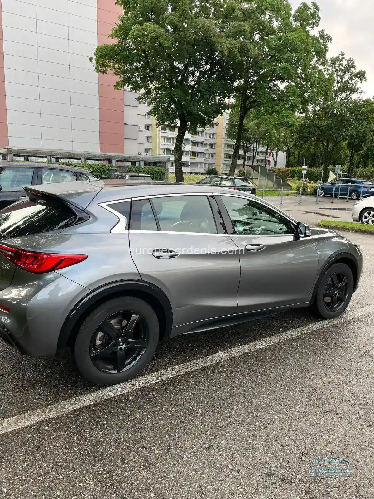 Infiniti Q30
