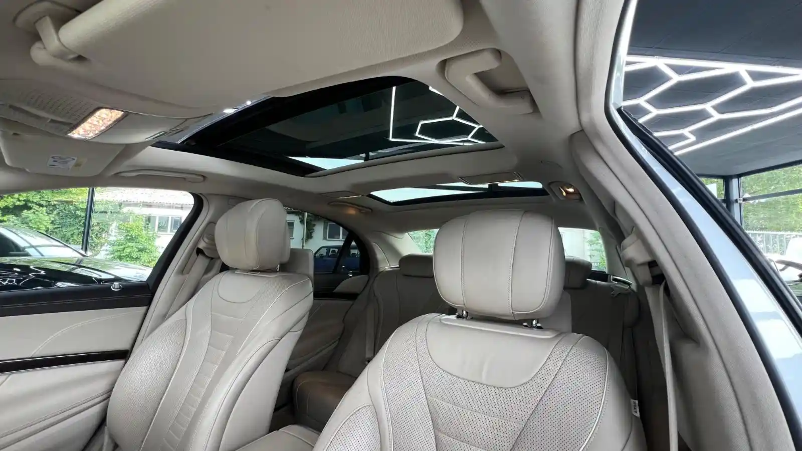 Mercedes-Benz S 560