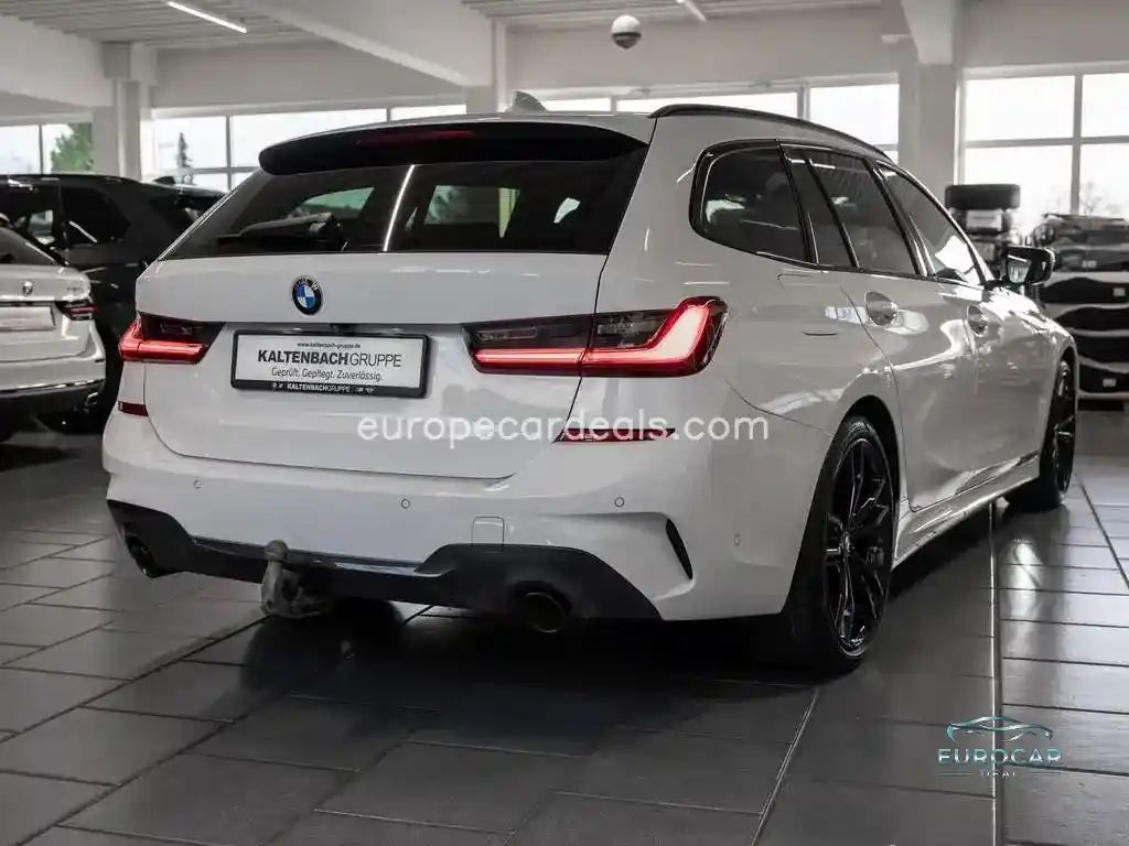BMW 330