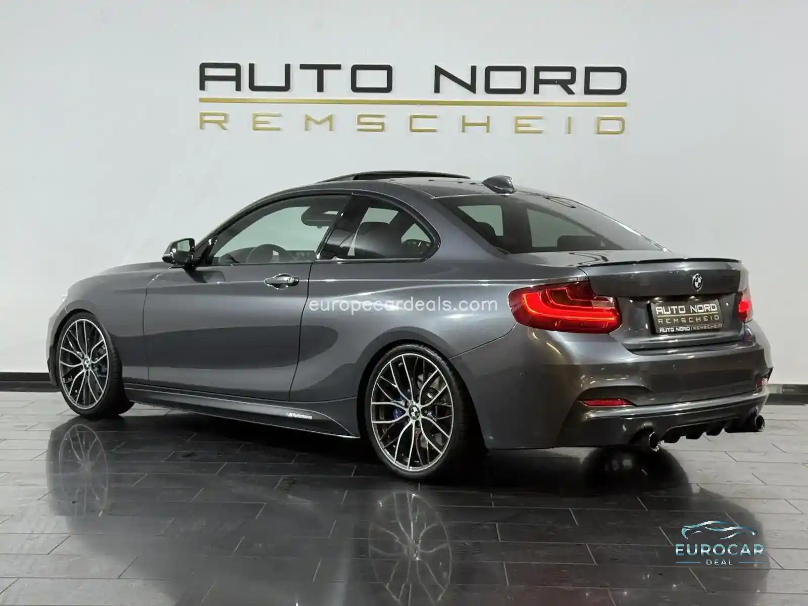 BMW M240i