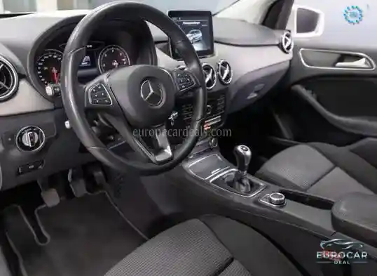 Mercedes-Benz B 180