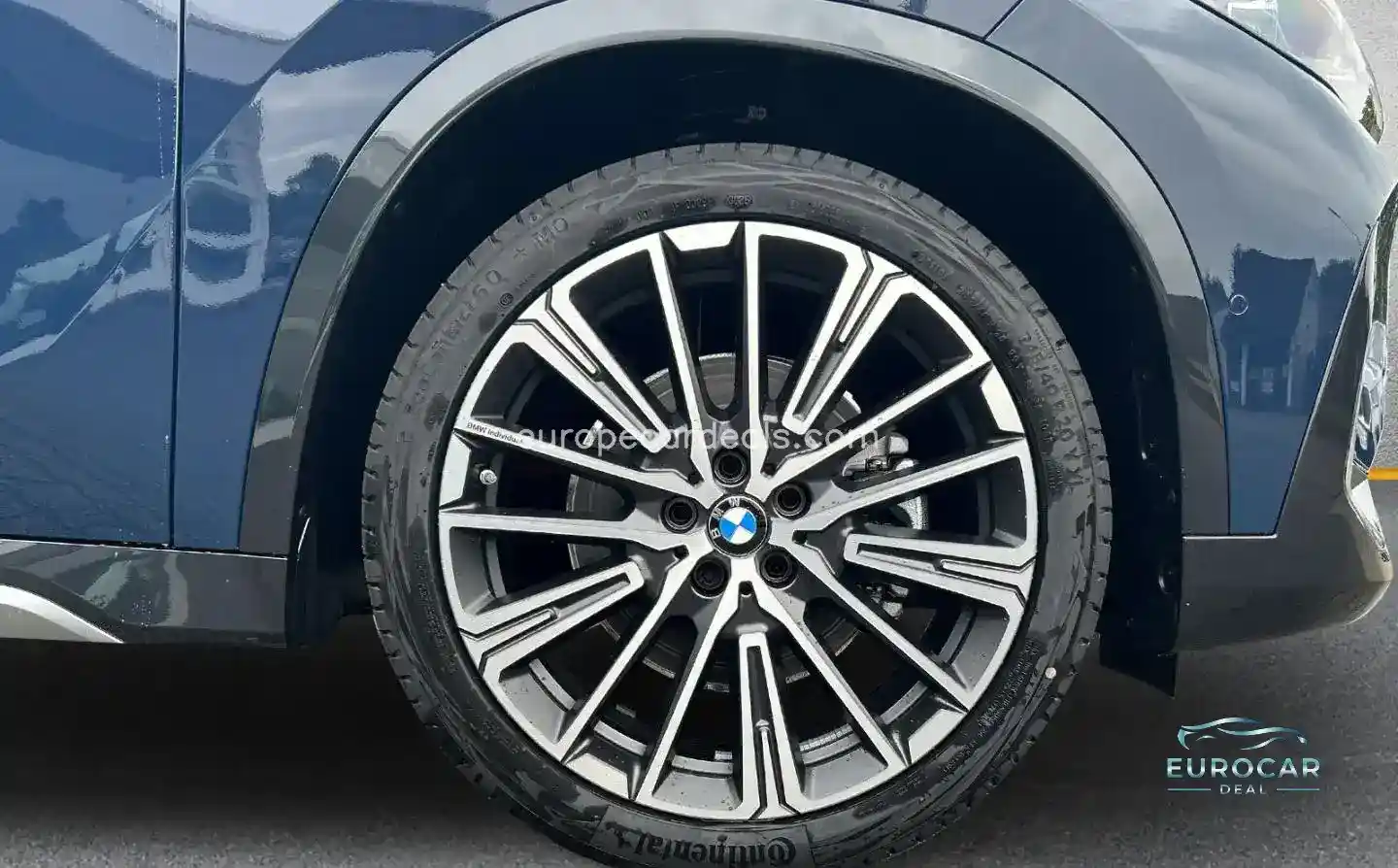 BMW iX1