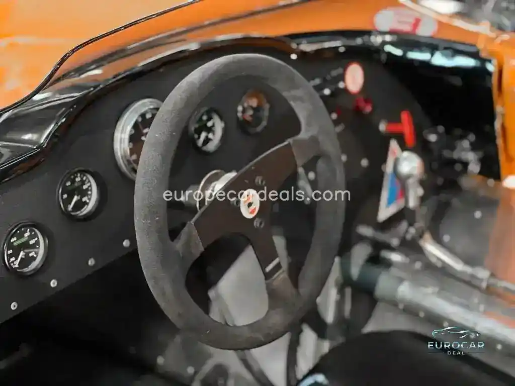 McLaren Elva