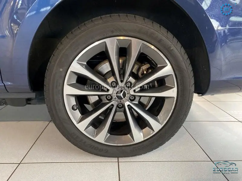 Mercedes-Benz V 250