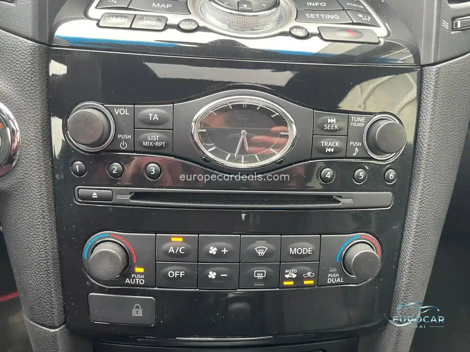 Infiniti QX70