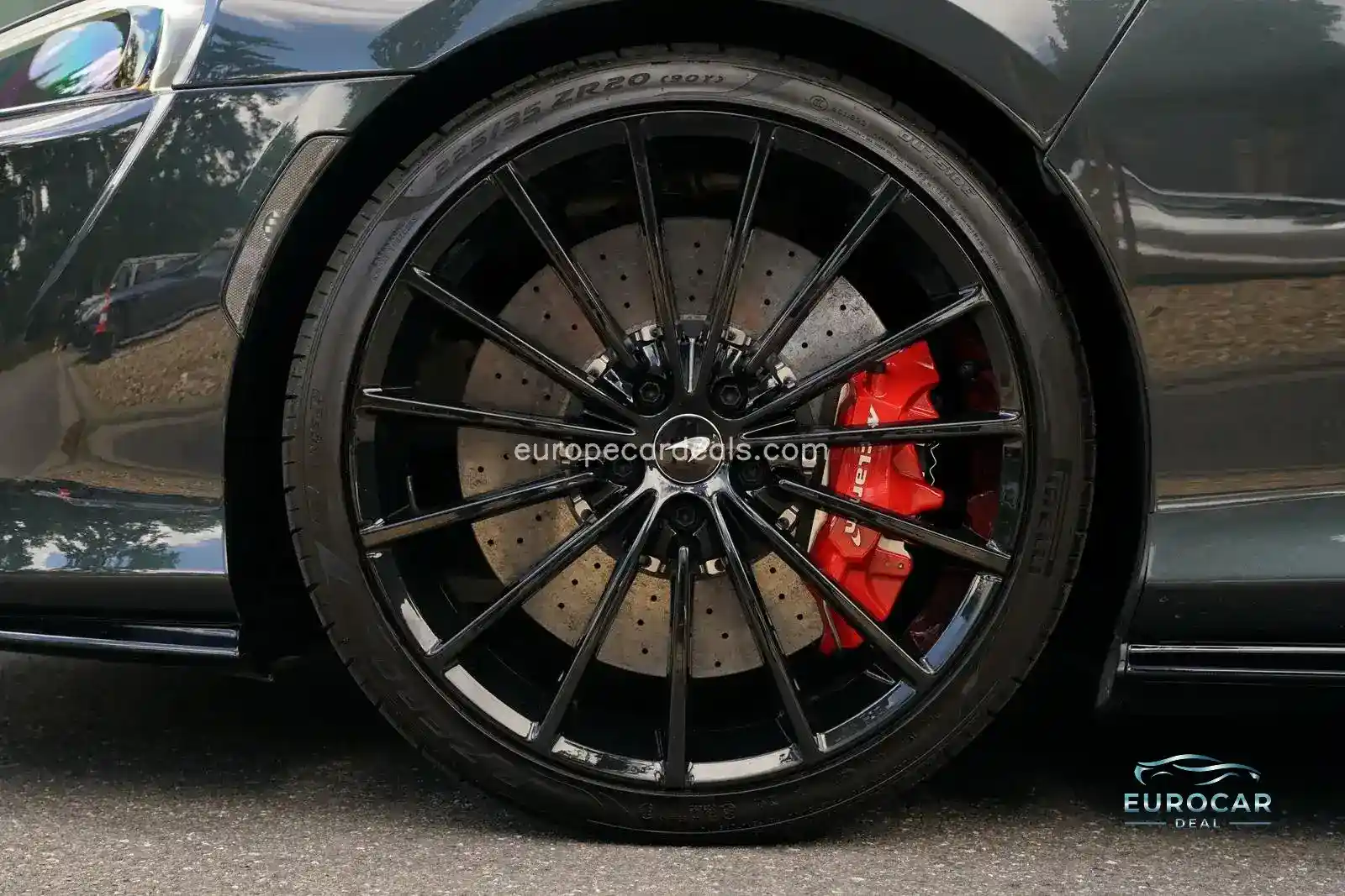 McLaren GT