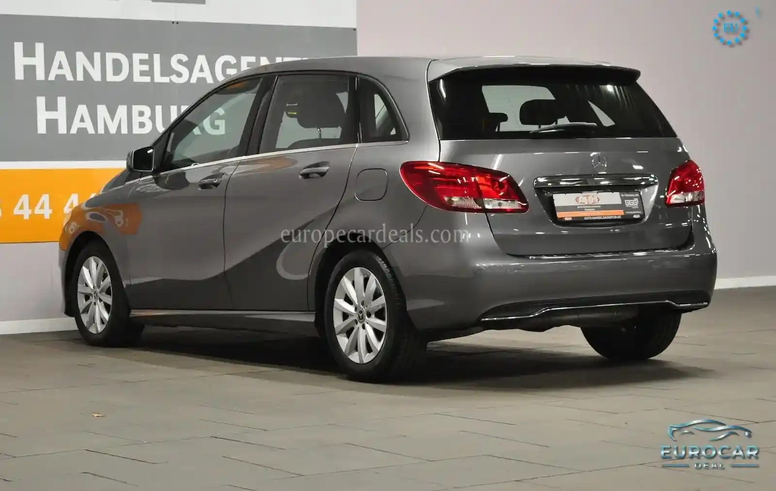 Mercedes-Benz B 180