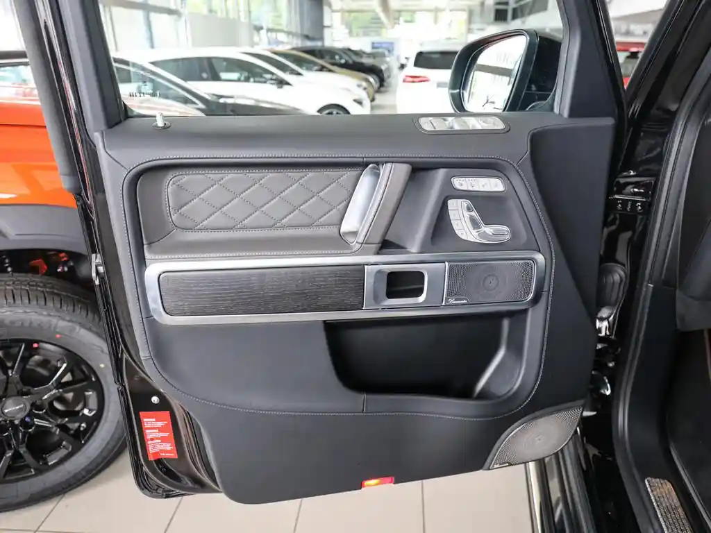Mercedes-Benz G 500