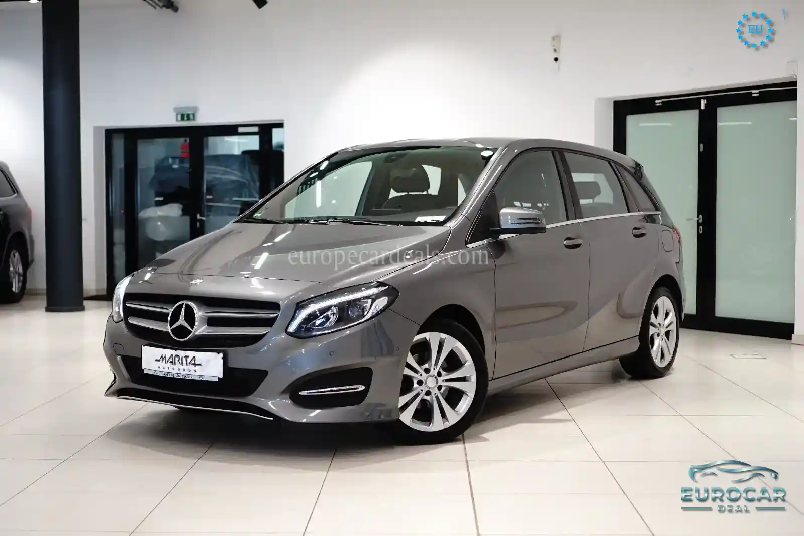 Mercedes-Benz B 180