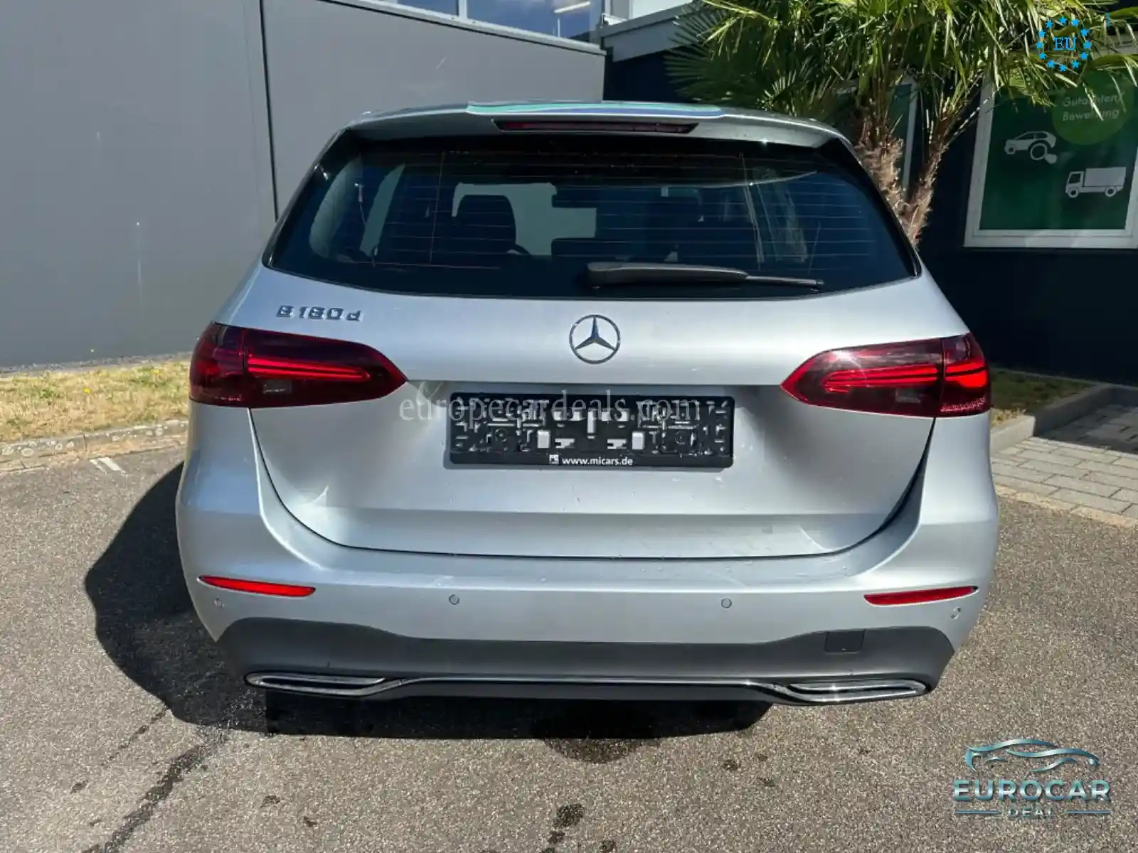 Mercedes-Benz B 180