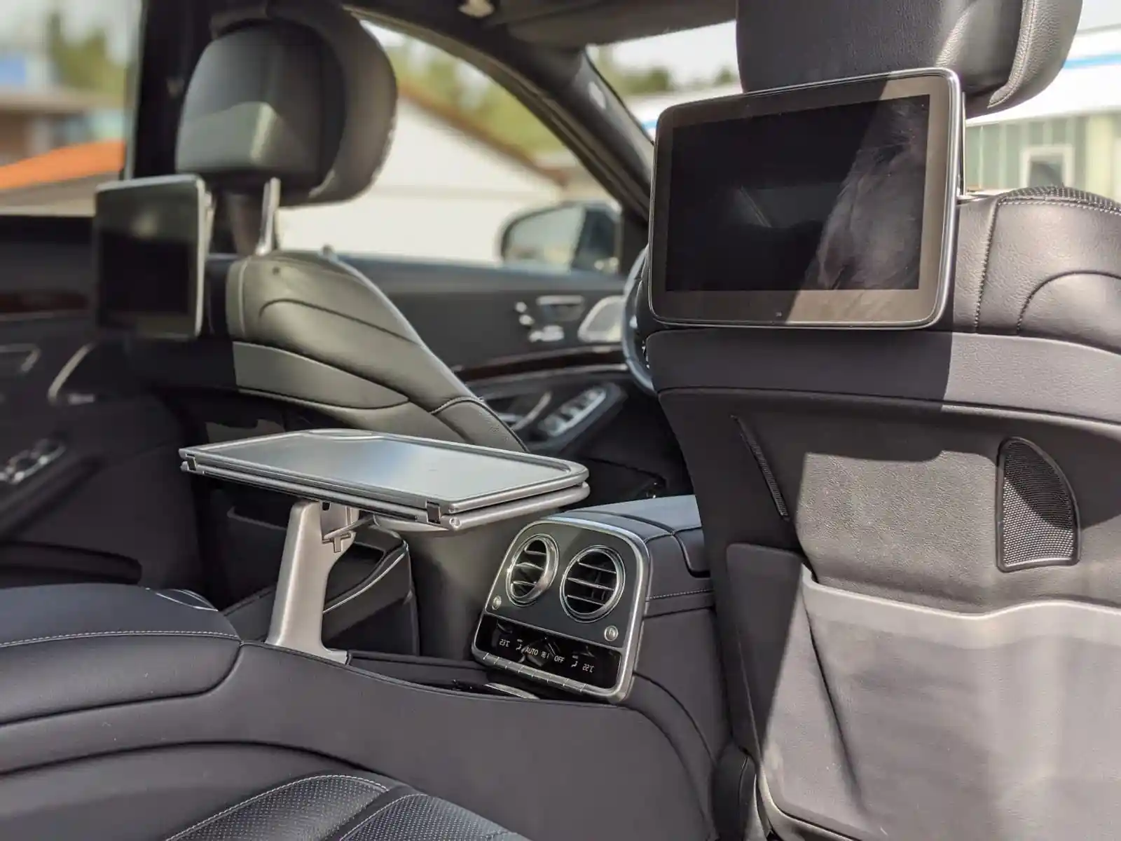Mercedes-Benz S 560